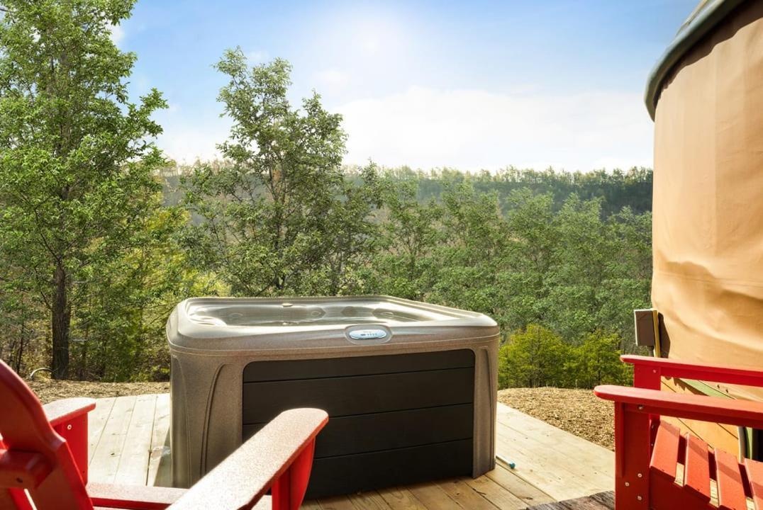 Modern Yurt W River Access, Hot Tub, Wifi & Grill Wardensville ภายนอก รูปภาพ