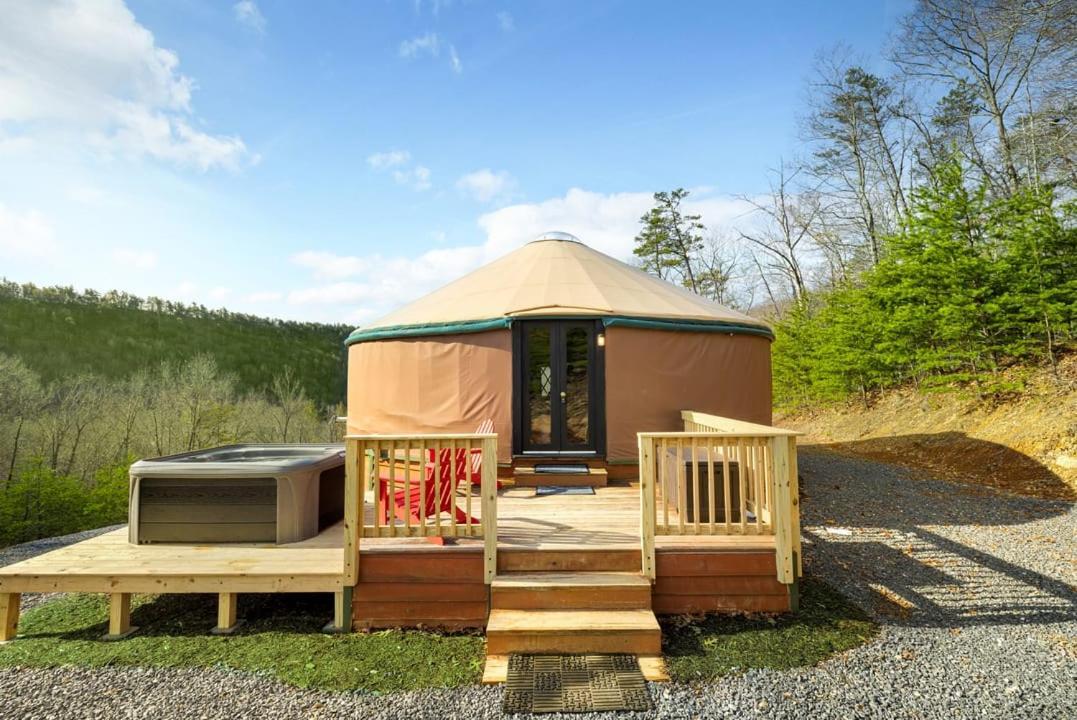 Modern Yurt W River Access, Hot Tub, Wifi & Grill Wardensville ภายนอก รูปภาพ