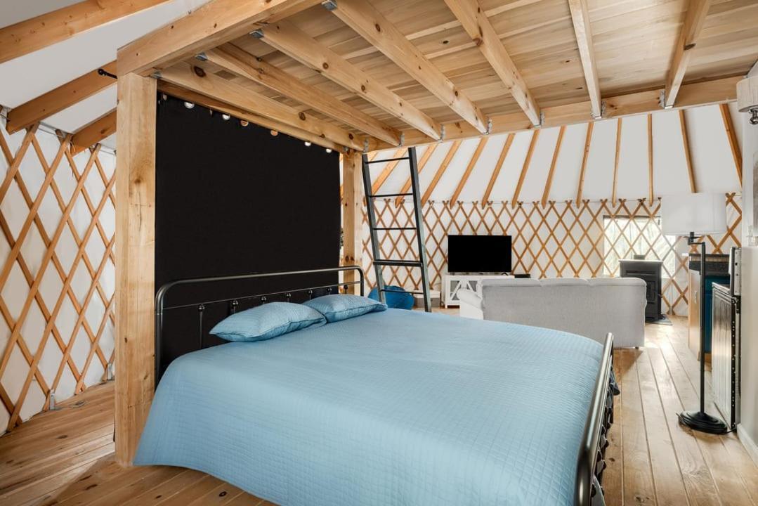 Modern Yurt W River Access, Hot Tub, Wifi & Grill Wardensville ภายนอก รูปภาพ