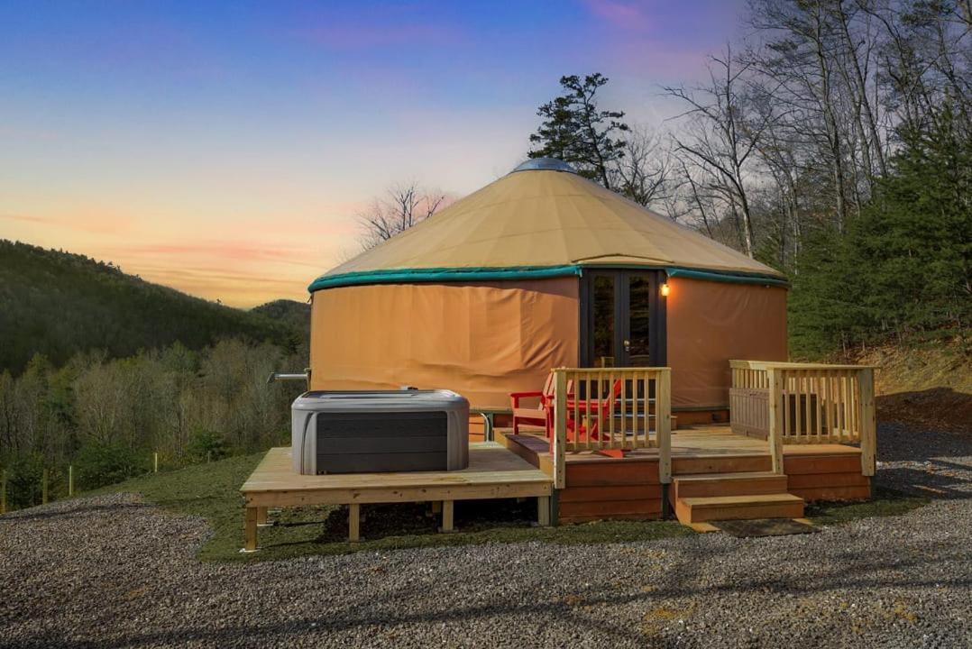 Modern Yurt W River Access, Hot Tub, Wifi & Grill Wardensville ภายนอก รูปภาพ