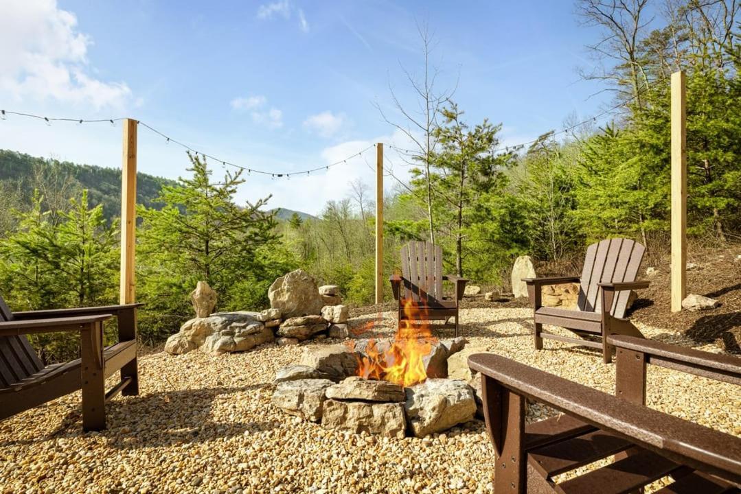 Modern Yurt W River Access, Hot Tub, Wifi & Grill Wardensville ภายนอก รูปภาพ