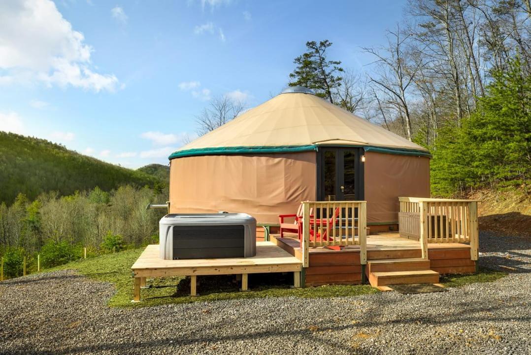 Modern Yurt W River Access, Hot Tub, Wifi & Grill Wardensville ภายนอก รูปภาพ
