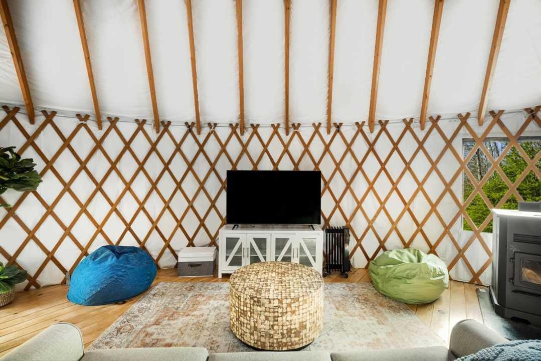 Modern Yurt W River Access, Hot Tub, Wifi & Grill Wardensville ภายนอก รูปภาพ