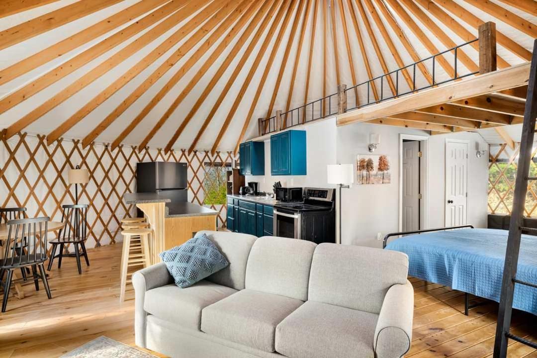 Modern Yurt W River Access, Hot Tub, Wifi & Grill Wardensville ภายนอก รูปภาพ