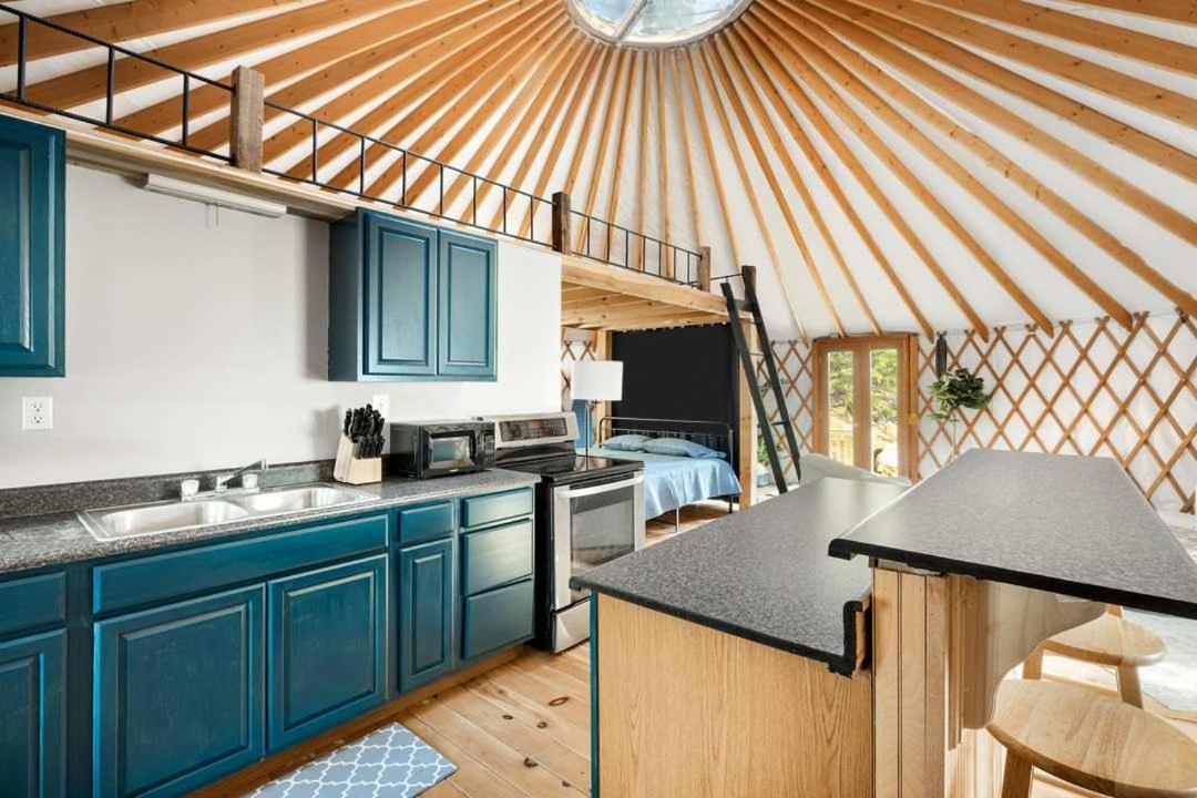 Modern Yurt W River Access, Hot Tub, Wifi & Grill Wardensville ภายนอก รูปภาพ